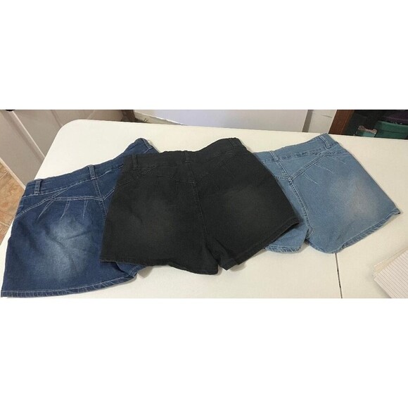 SHEIN 1XL Women’s Denim Jean Shorts Bundle Lot of 3 - Picture 2 of 10